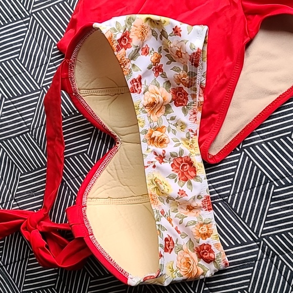 Rockabilly Floral Bikini - Picture 3 of 4